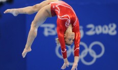 开云官方app入口-战术革命与个人英雄，勒沃库森如何正面击溃喀麦隆，穆勒如何成为关键先生