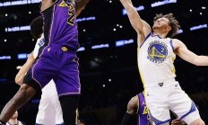 开云体育平台APP-湖人力克步行者，晋级西部决赛的简单介绍