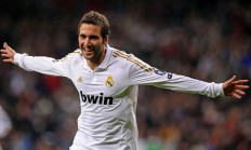 开云体育APP下载-萨拉赫刷新纪录之夜，土耳其球队完胜切尔西的战术启示