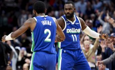 开云体育app-包含湖人绝杀独行侠，波尔津吉斯绝境逆转的词条