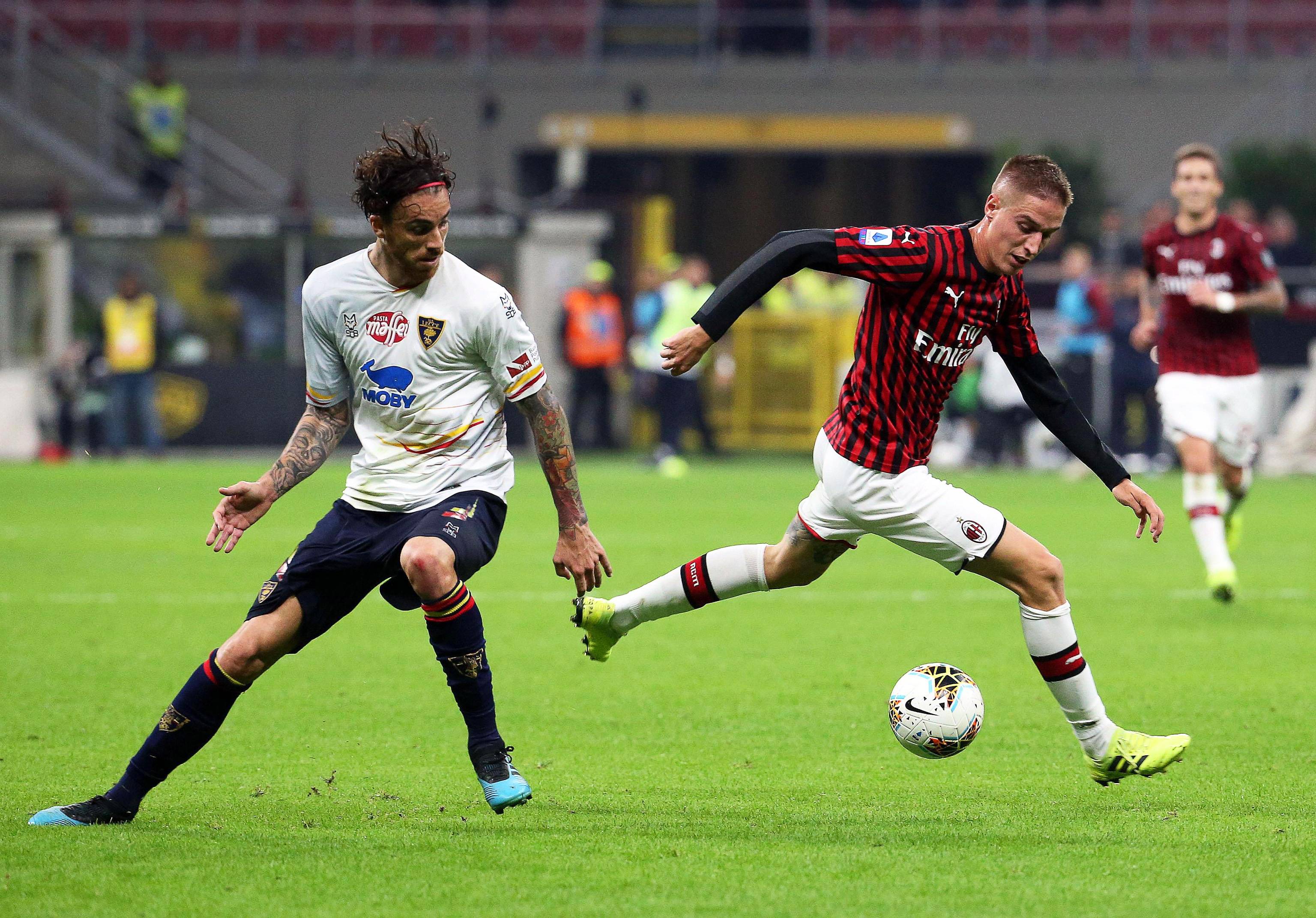 意大利AC米兰队轻松击败对手的简单介绍