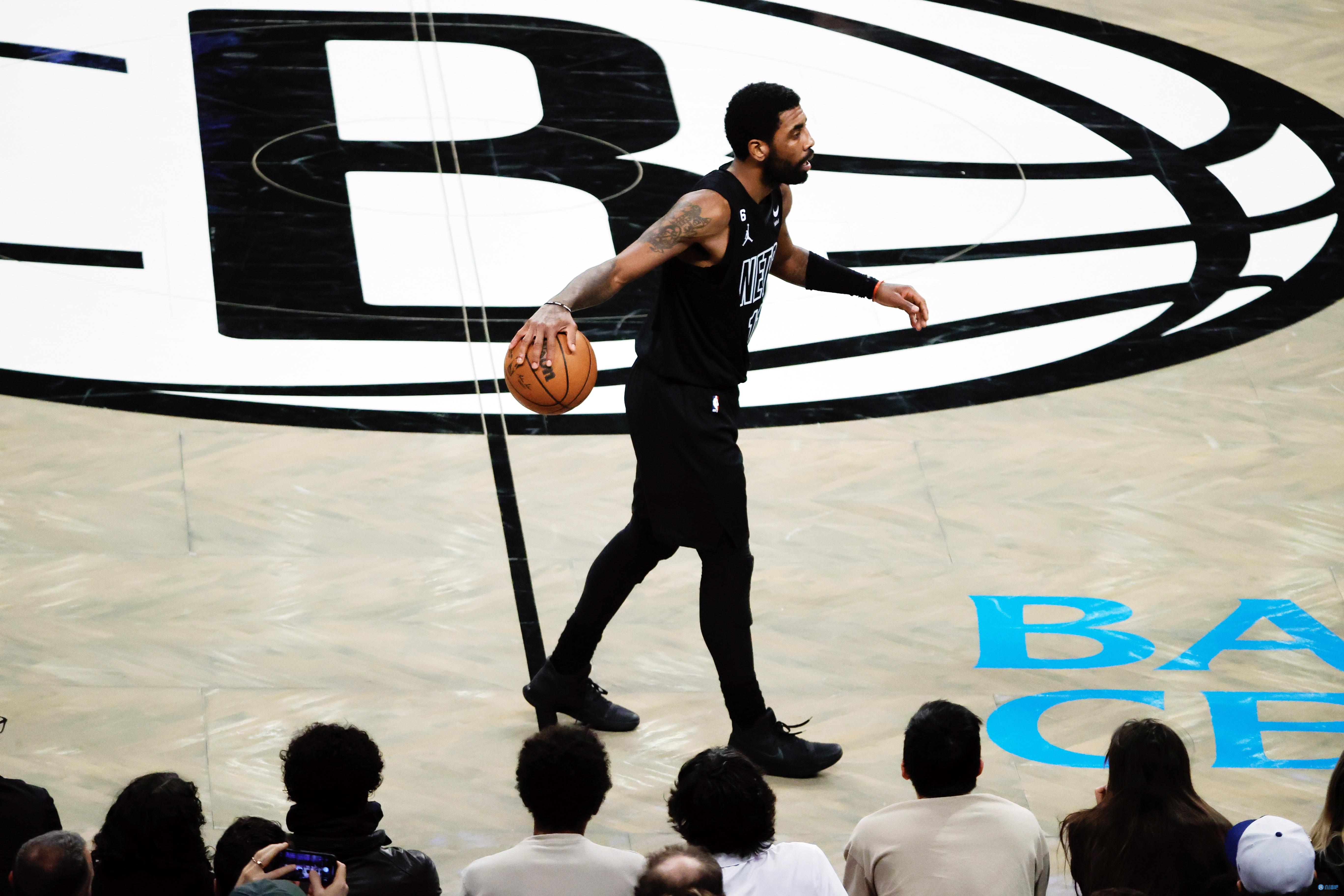 篮网横扫疯牛，欧文领衔平稳反击的简单介绍