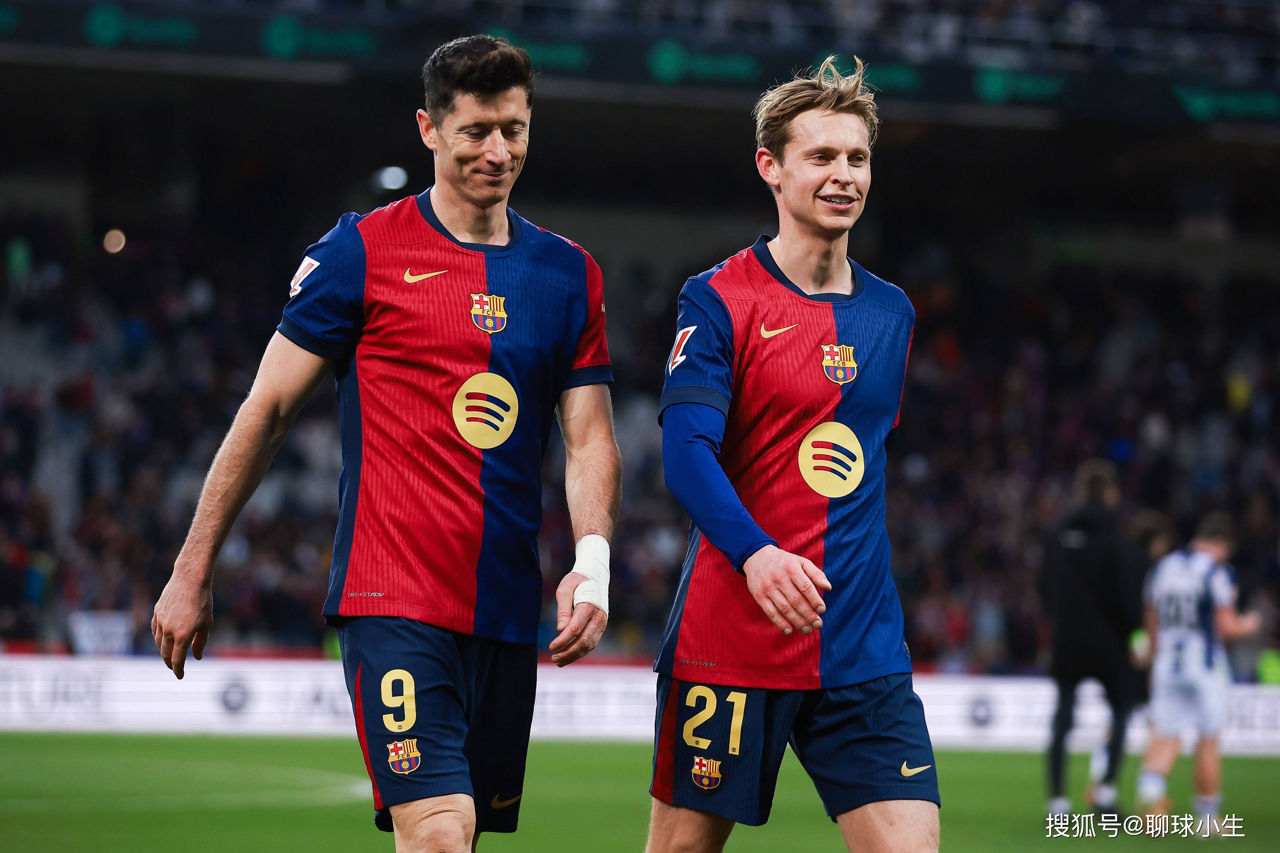 包含西方选手击败对手，领先进入总决赛的词条