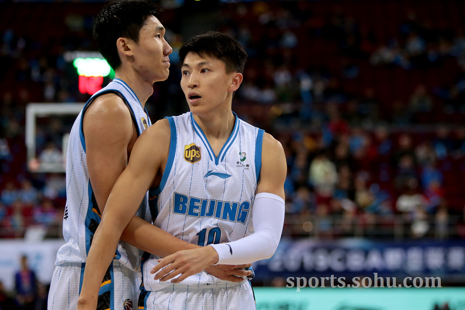 北京首钢主场大捷，雄风再起