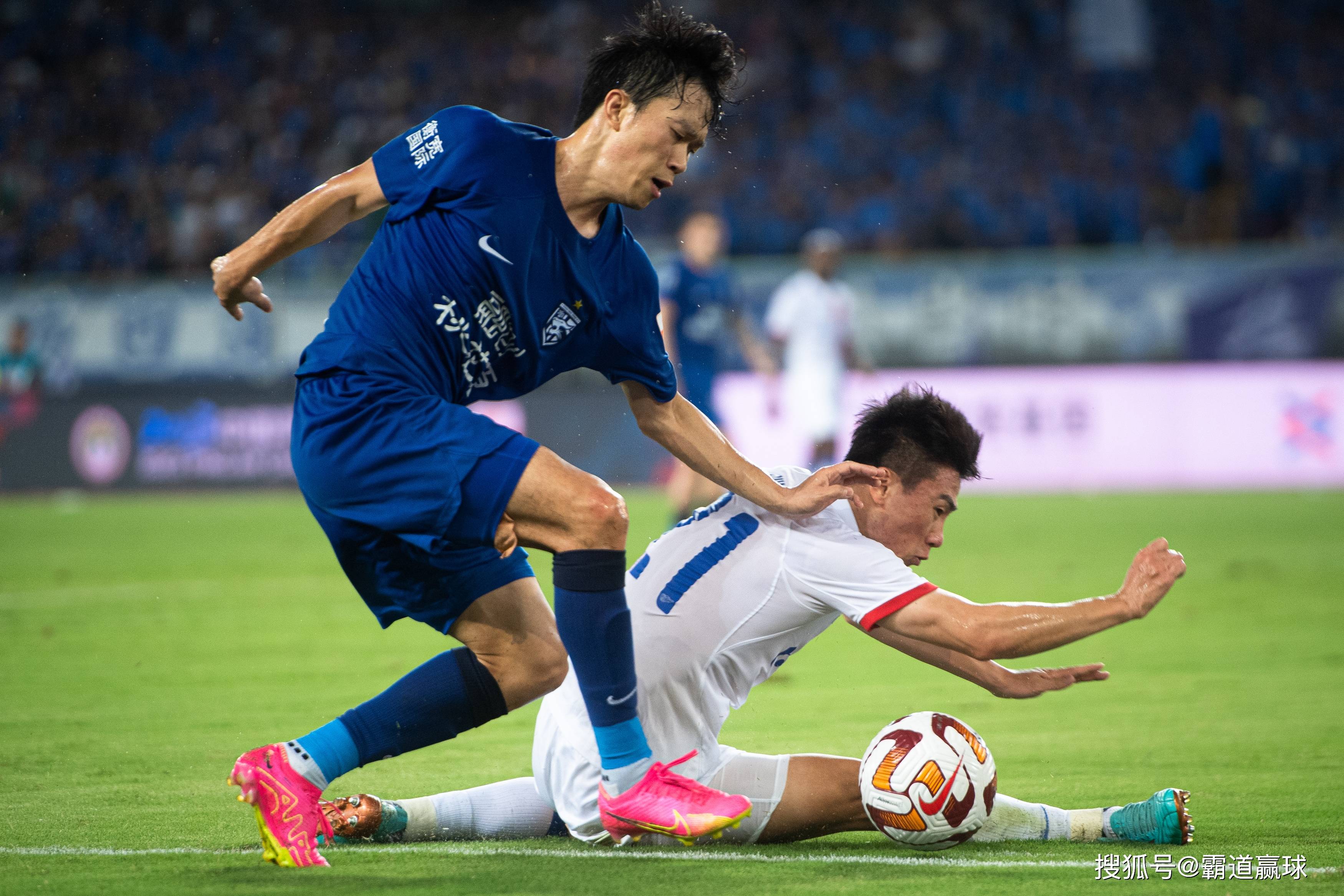 重要比赛频现，中超赛场精彩纷呈