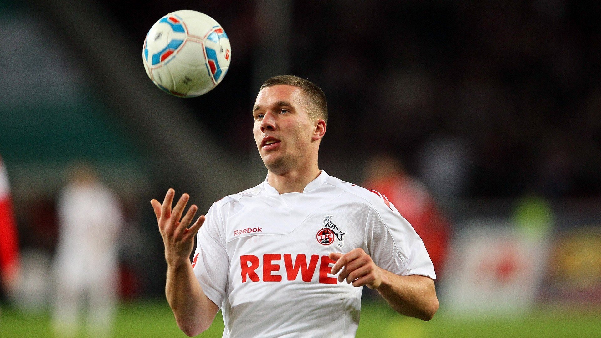 欧冠赛场上的南美风暴，奥斯梅恩带队取胜，多特蒙德粉碎玻利维亚式狂想