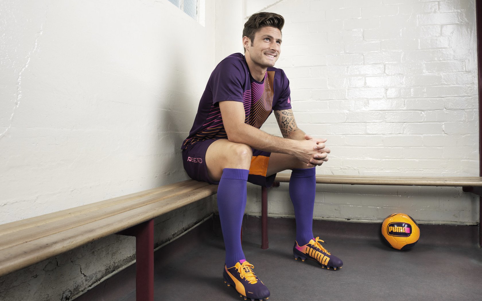 林高远单骑救主，英格兰队力克瑞典队演绎团队传奇